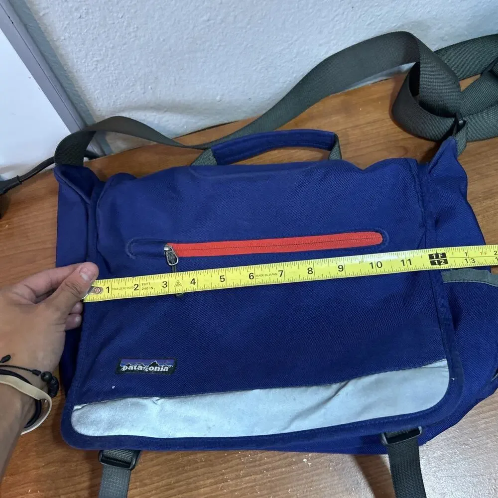 Patagonia Critical Mass Messenger Bag and Laptop Case Blue/Red Zipper